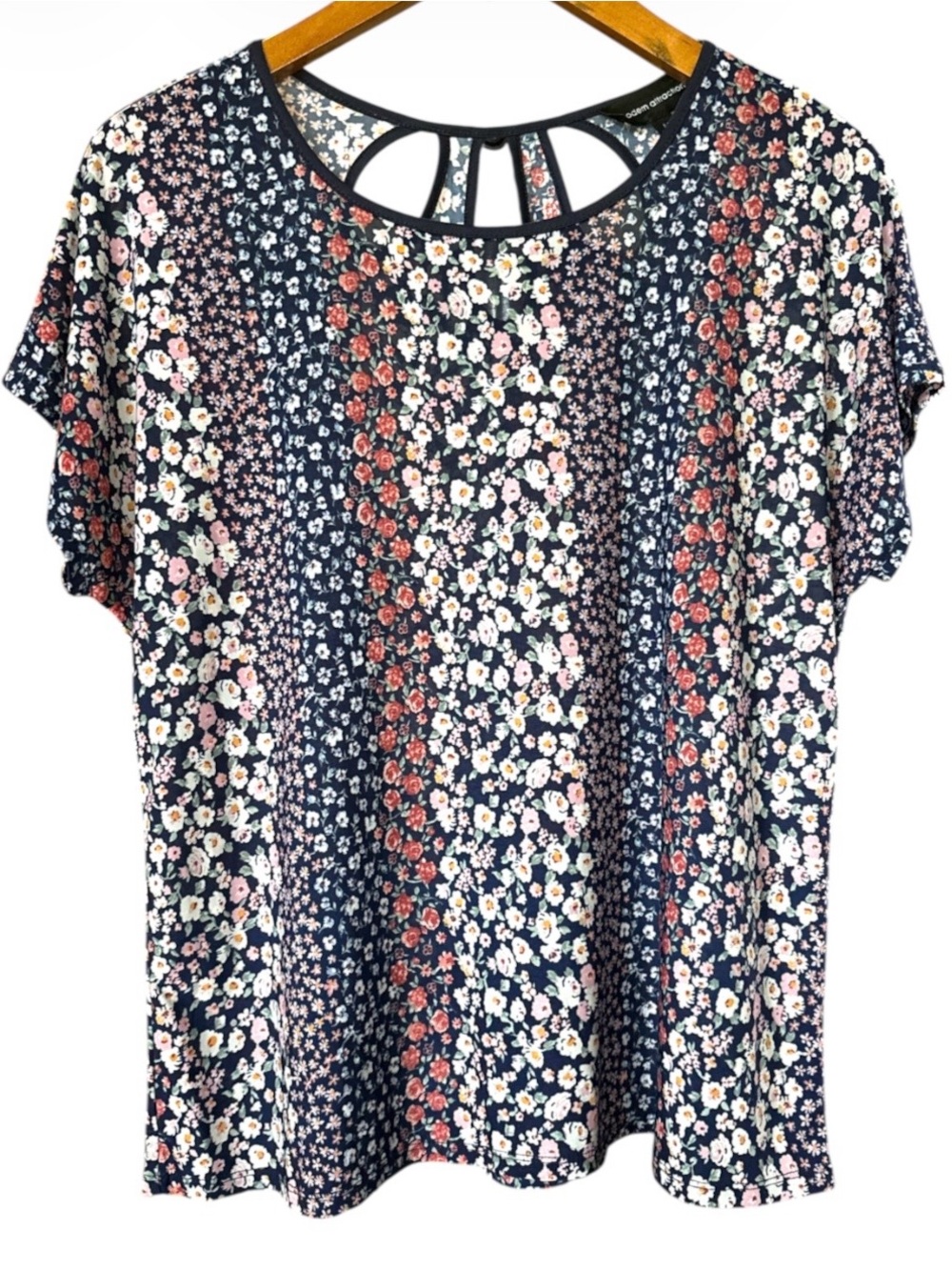 Navy Floral Short Sleeve Keyhole Back Tee